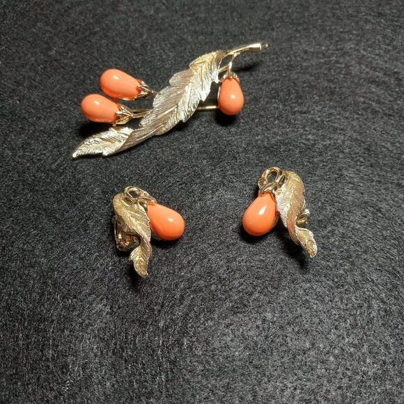 Vintage Sarah Coventry, Bittersweet Collection Brooch and Clip Earrings - Picture 2 of 8